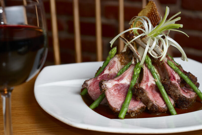 rack of lamb with asparagus